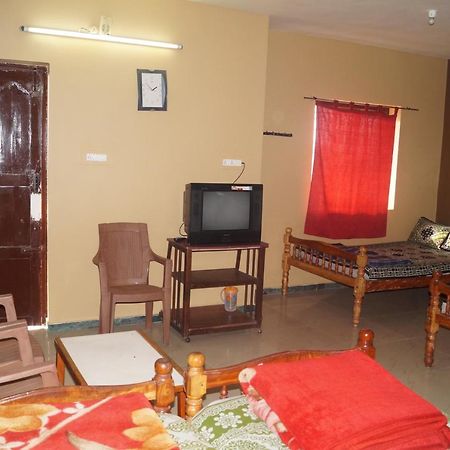 Wins Rooms Vālpārai Εξωτερικό φωτογραφία