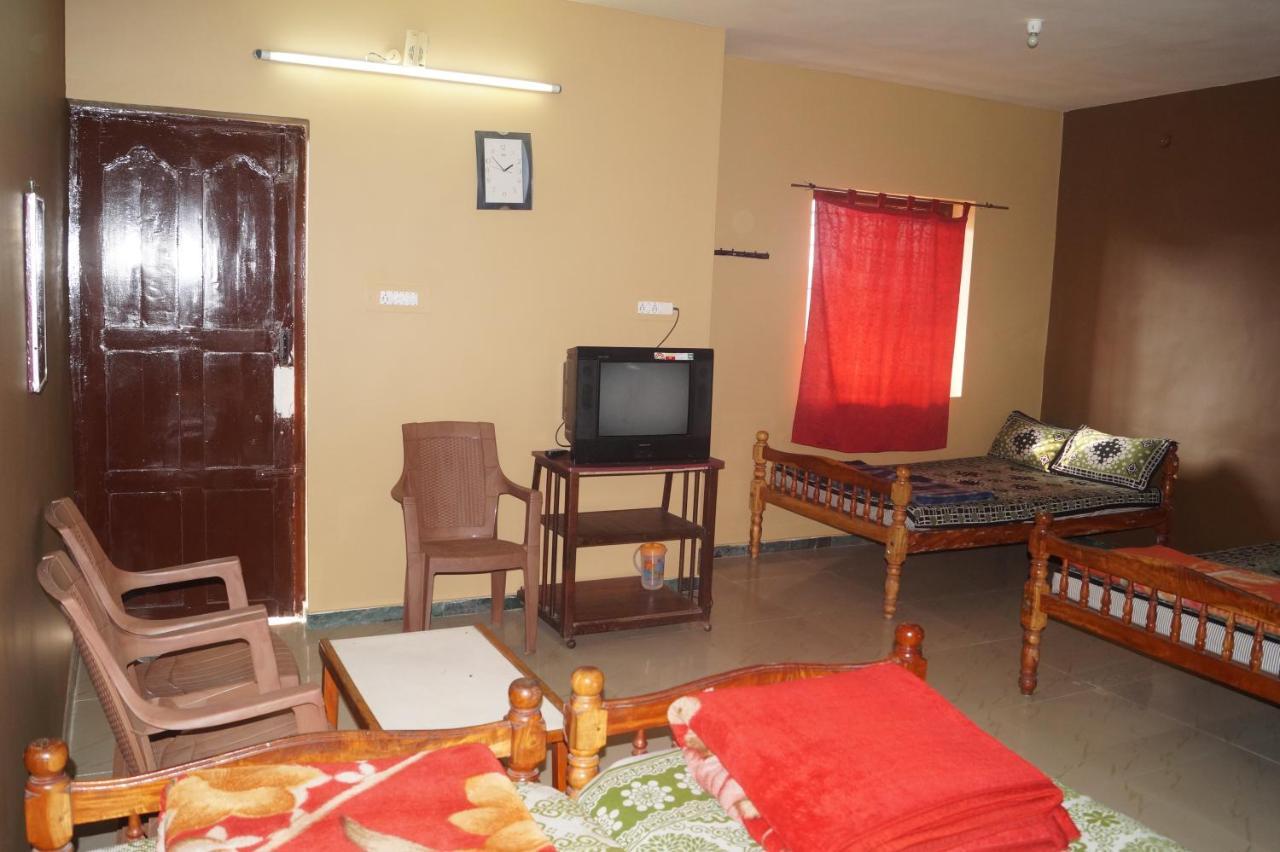 Wins Rooms Vālpārai Εξωτερικό φωτογραφία